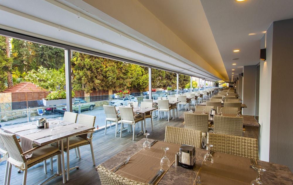 אלאניה Avena Resort & Spa Hotel מראה חיצוני תמונה