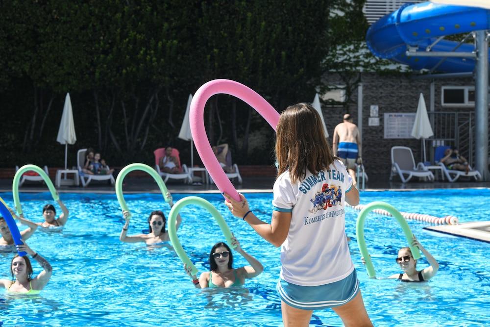 אלאניה Avena Resort & Spa Hotel מראה חיצוני תמונה