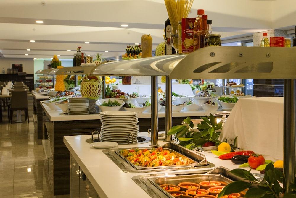 אלאניה Avena Resort & Spa Hotel מראה חיצוני תמונה